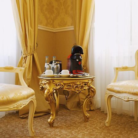 Hotel Monet - Das Kunsthotel An Der Lahn 巴特埃姆斯 外观 照片